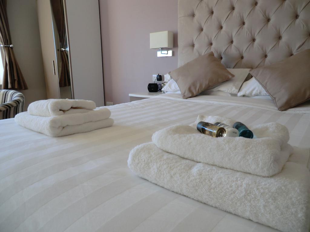 Coombe Dale Accommodation Лулсгейт-Боттом Номер фото